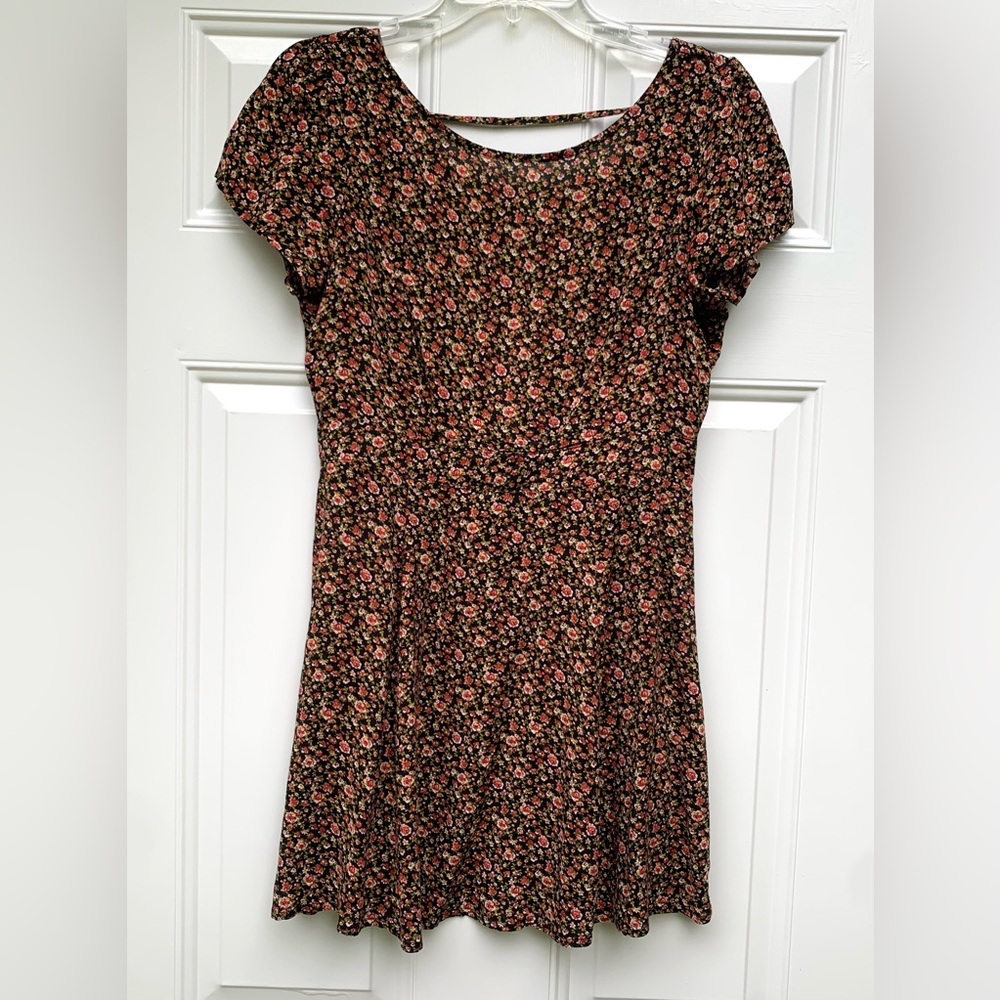 Forever 21 Women's Y2K Sundress Size M Floral Print Boho Short Sleeve chick